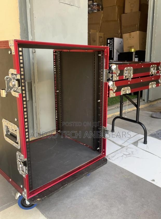 Amplifier Rack 16u Straight · Photo 4