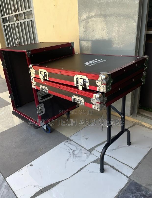 Amplifier Rack 16u Straight · Photo 1