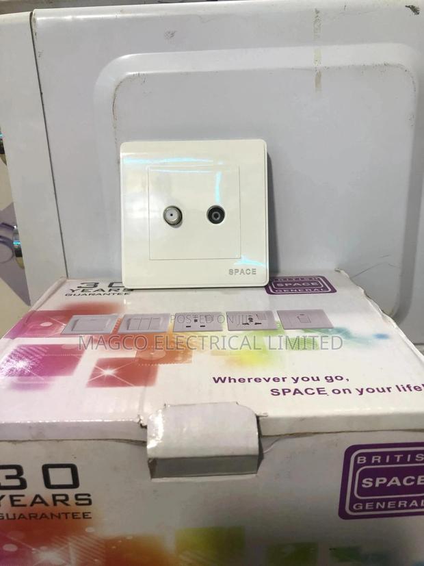 Tv Socket Antenna and Satellite · Photo 1