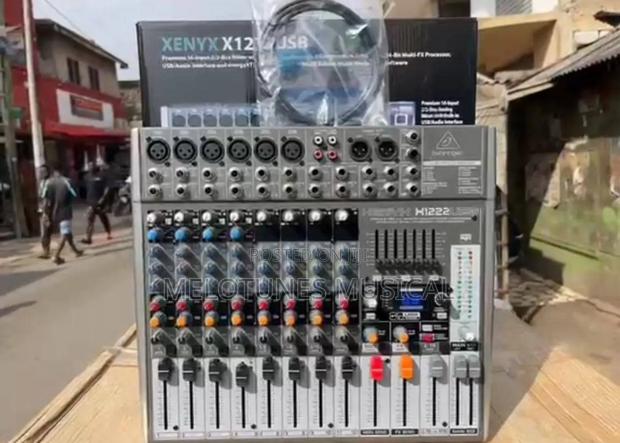 Behringer Xenyx X1222usb 12channel Audio Mixer · Photo 1