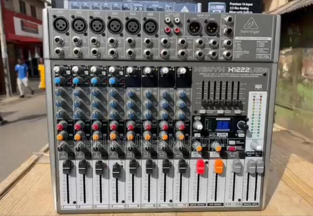 Behringer Xenyx X1222usb 12channel Audio Mixer · Photo 2
