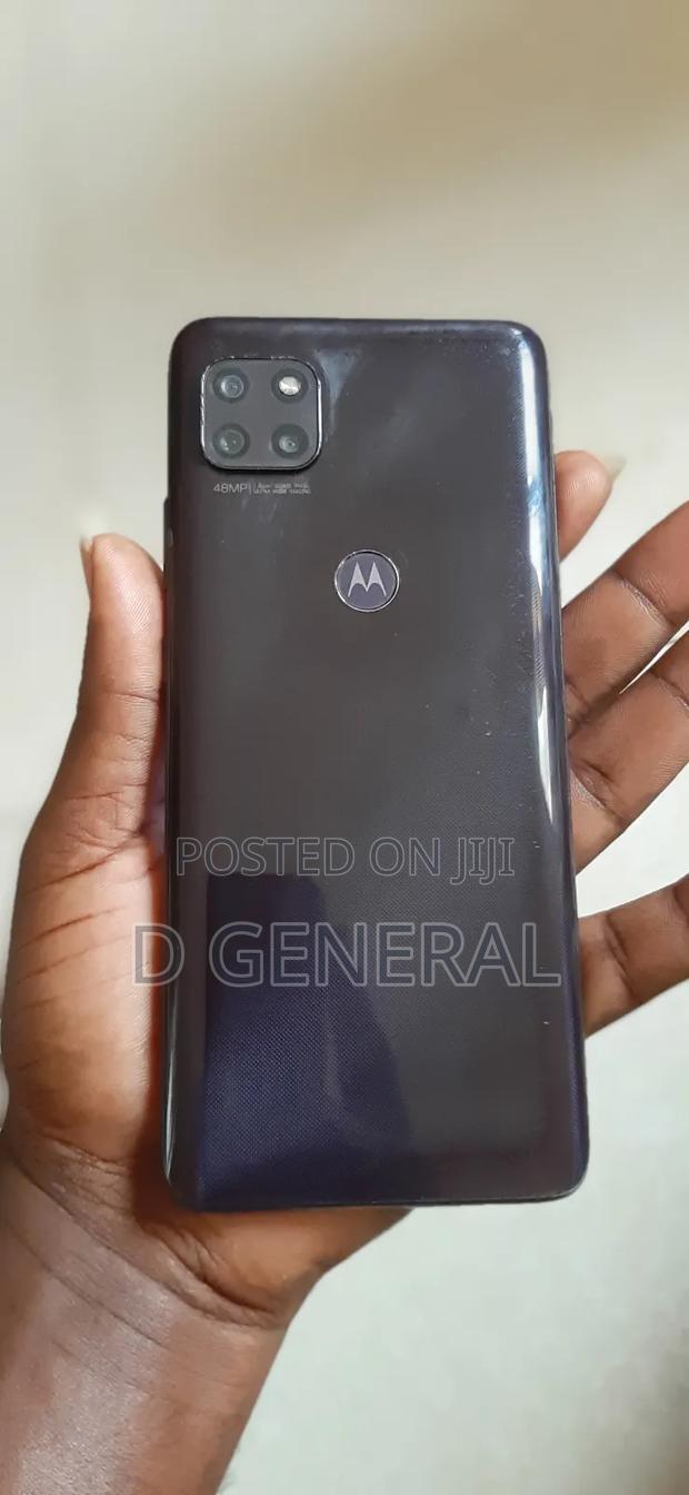 Motorola Moto One 5G Ace 64 GB Purple · Photo 3