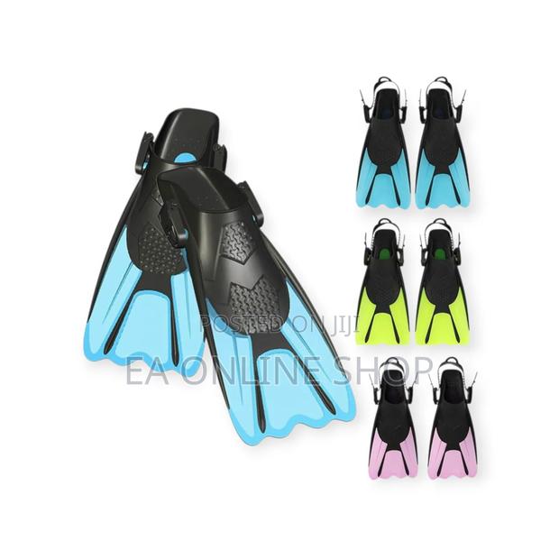 Short Fins Silicone Swimming Diving Flippers · Photo 1