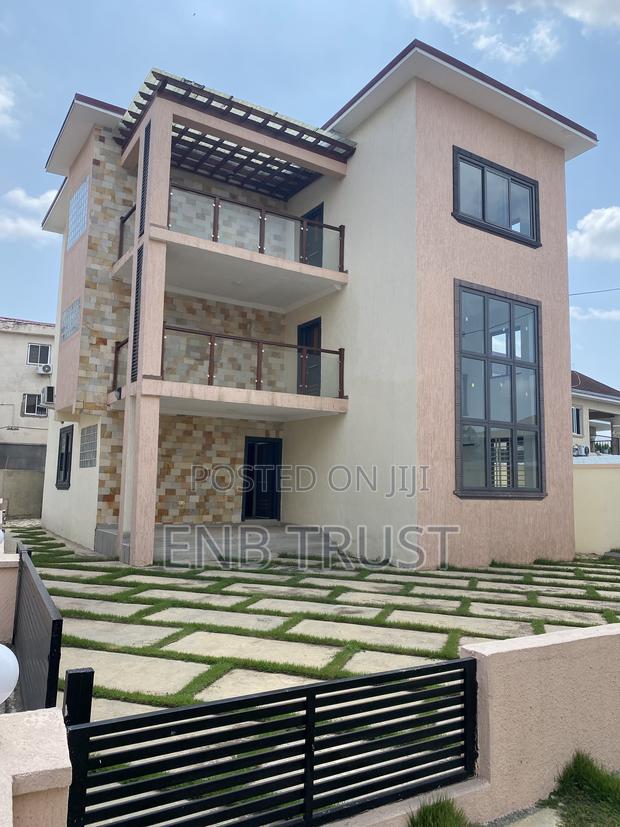 4bdrm House in Achimota, Mile 7 for sale · Photo 2