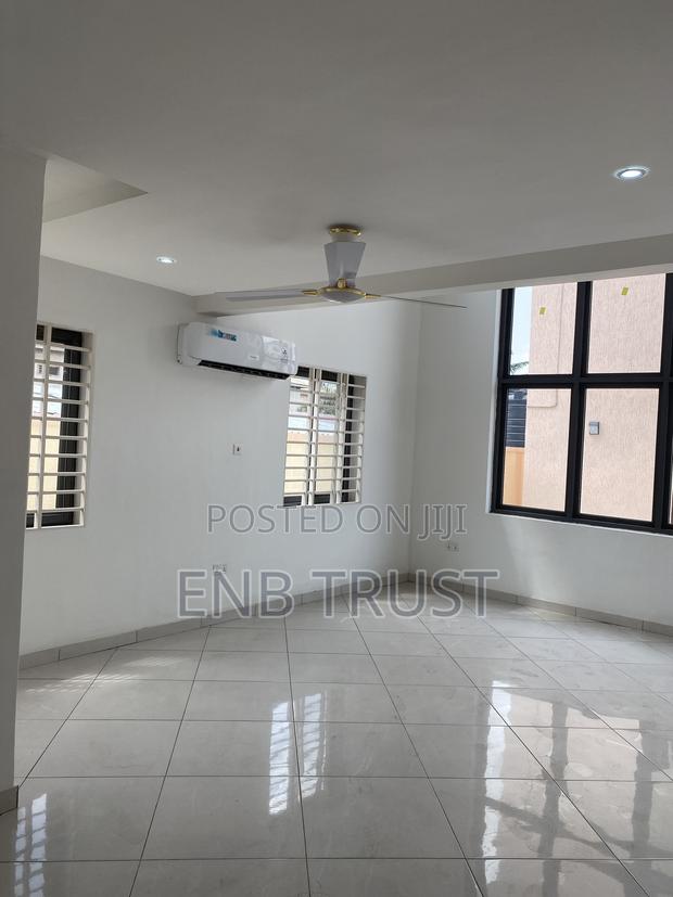 4bdrm House in Achimota, Mile 7 for sale · Photo 5