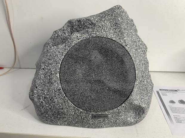 Outdoor Waterproof Speaker · Photo 1