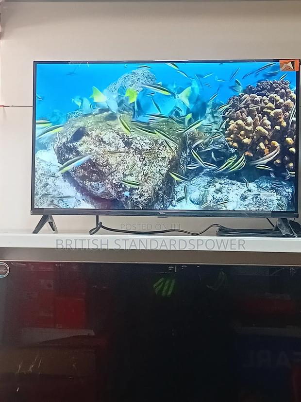 Enjoy Every Detail in Hd on a 32" Android Smart Tv · Photo 2