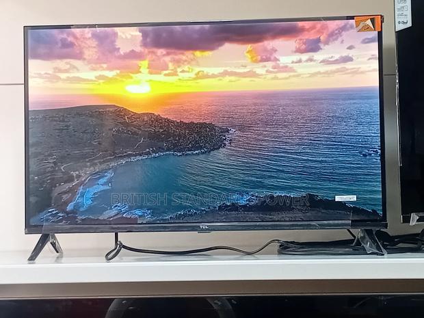 Discover Smart Convenience on a 32-Inch Android Tv · Photo 1