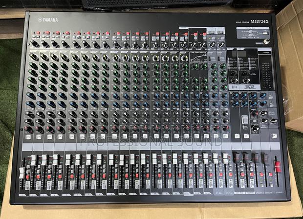 Yamaha Mgp24x 24-Channel Premium Mixing Console. · Photo 1
