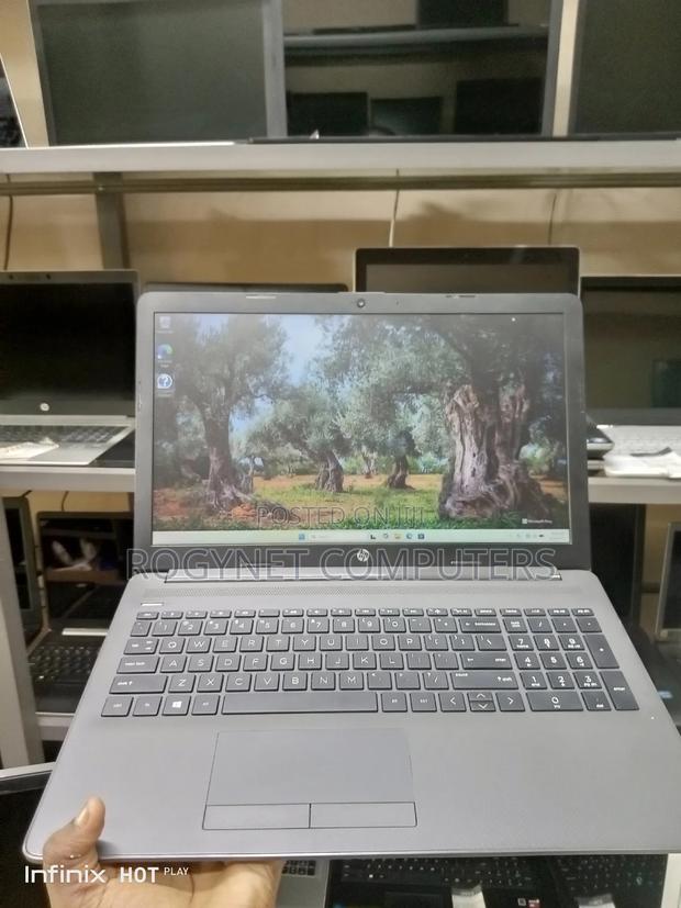 Laptop HP 255 G8 8GB AMD Ryzen 3 SSD 256GB · Photo 5