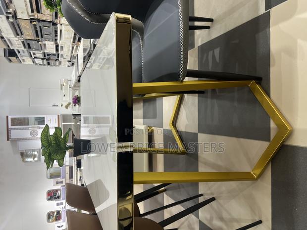 Modern 4 Seater Dining Set · Photo 2