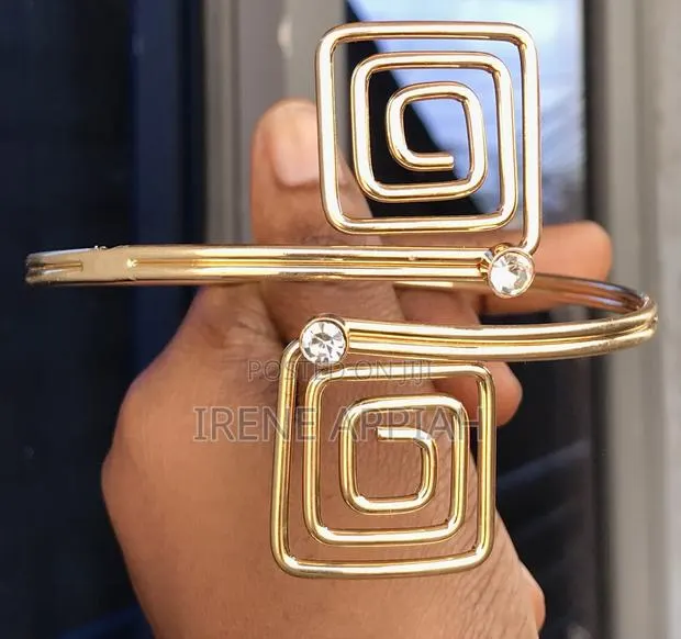 Pretty Armlets · Photo 1