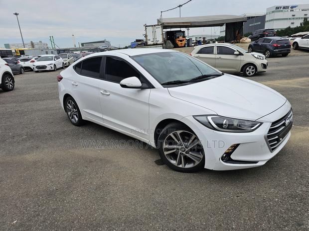 Hyundai Elantra Limited 2018 White · Photo 2
