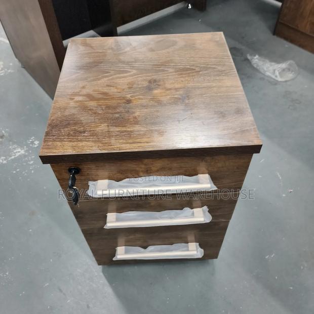 3 Locker Office Drawers · Photo 2