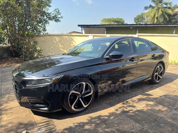 Honda Accord Sport 2018 Black · Photo 2