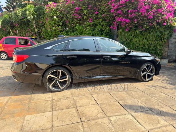 Honda Accord Sport 2018 Black · Photo 3