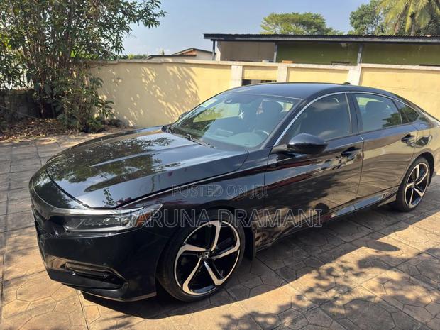 Honda Accord Sport 2018 Black · Photo 8