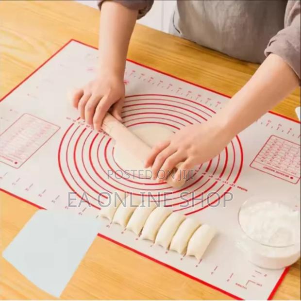 Reusable Silicone Heat Resistant Kneading Rolling Dough Mat 40x30cm · Photo 1