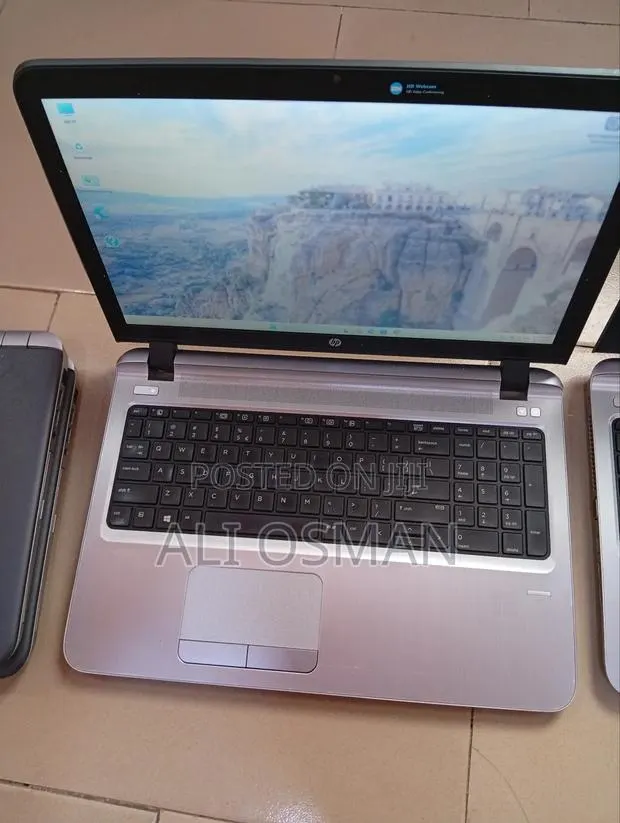 Laptop HP ProBook 450 G3 8GB Intel Core i3 SSHD (Hybrid) 140GB · Photo 1