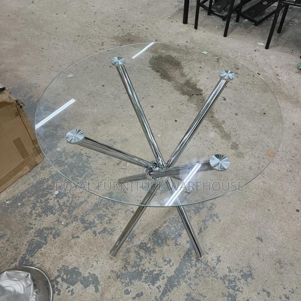 Transparent Glass Table · Photo 2
