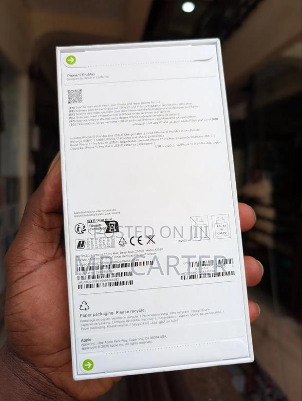 New Apple iPhone 17 Pro Max 256 GB Blue · Photo 3