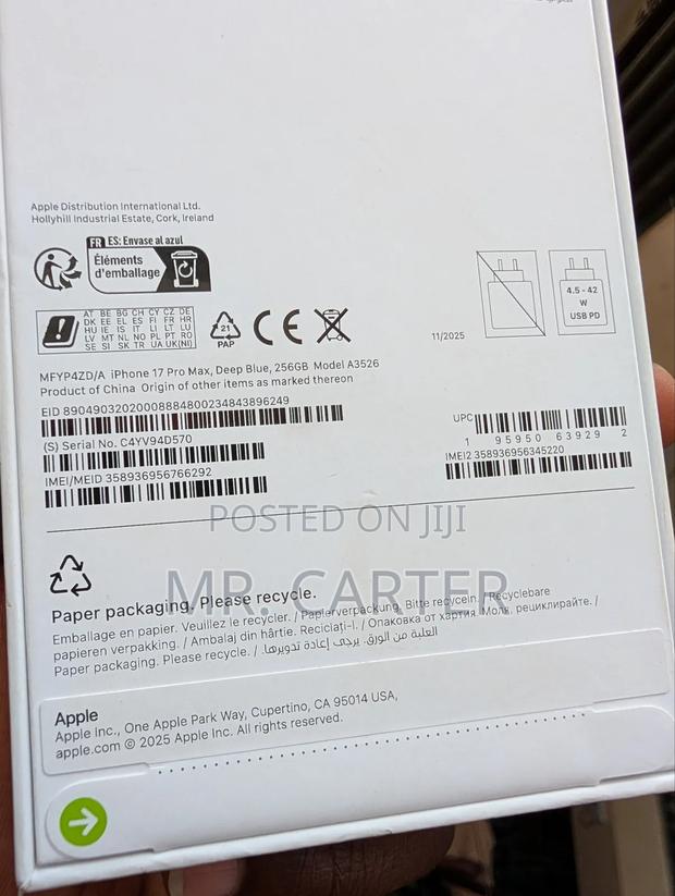 New Apple iPhone 17 Pro Max 256 GB Blue · Photo 5