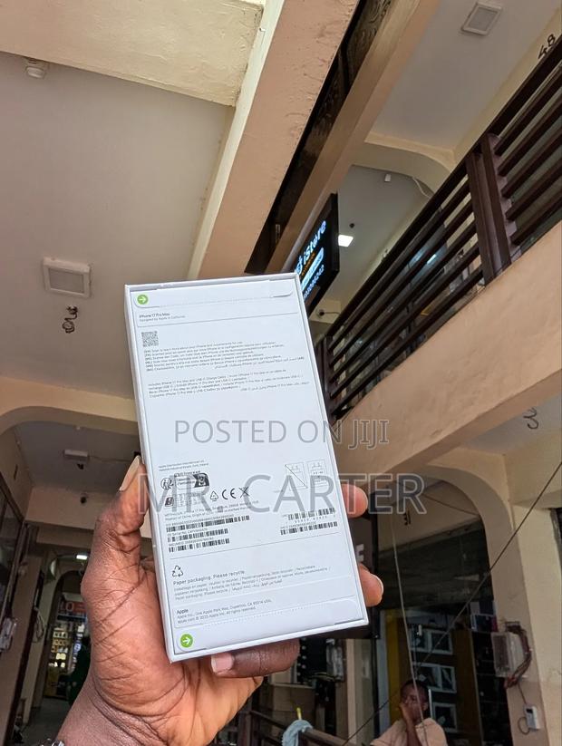 New Apple iPhone 17 Pro Max 256 GB Blue · Photo 8