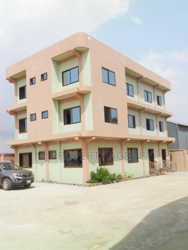 2000 SQM Warehouse With Office Complex · Photo 3