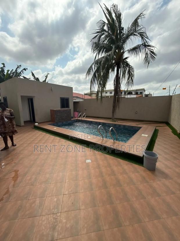 Furnished 4bdrm Duplex in Dome for sale · Photo 4