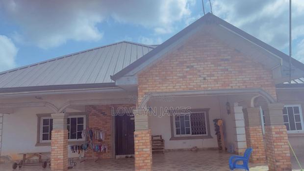 Furnished 4bdrm Bungalow in Adenta New Legon for rent · Photo 4