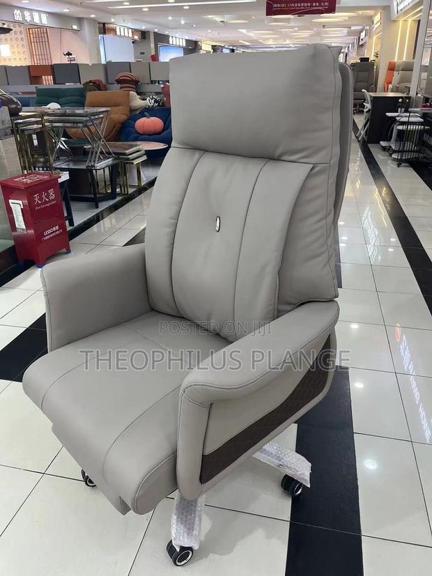 Ceo Office Chair / Executive Swivel Chair · Photo 1