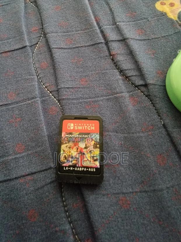 Mario Kart 8 Deluxe Cartridge · Photo 1