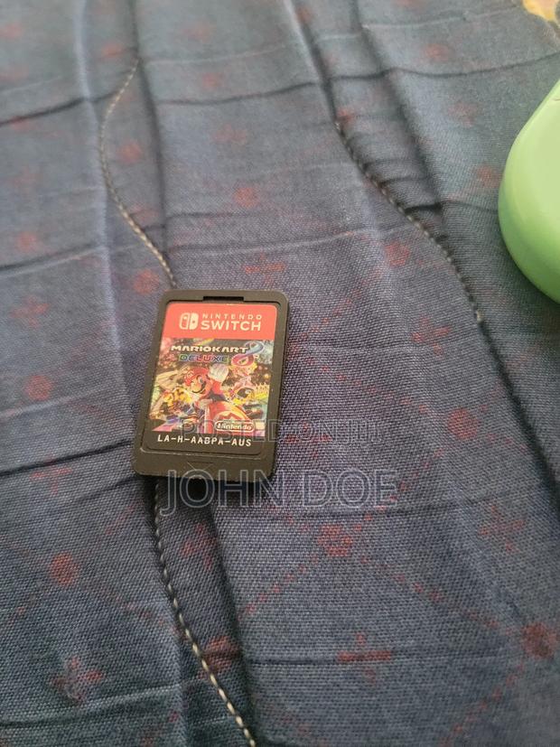 Mario Kart 8 Deluxe Cartridge · Photo 2