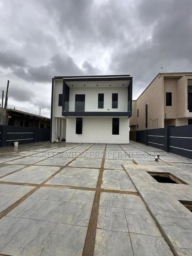 4bdrm Duplex in Adenta for sale · Photo 1