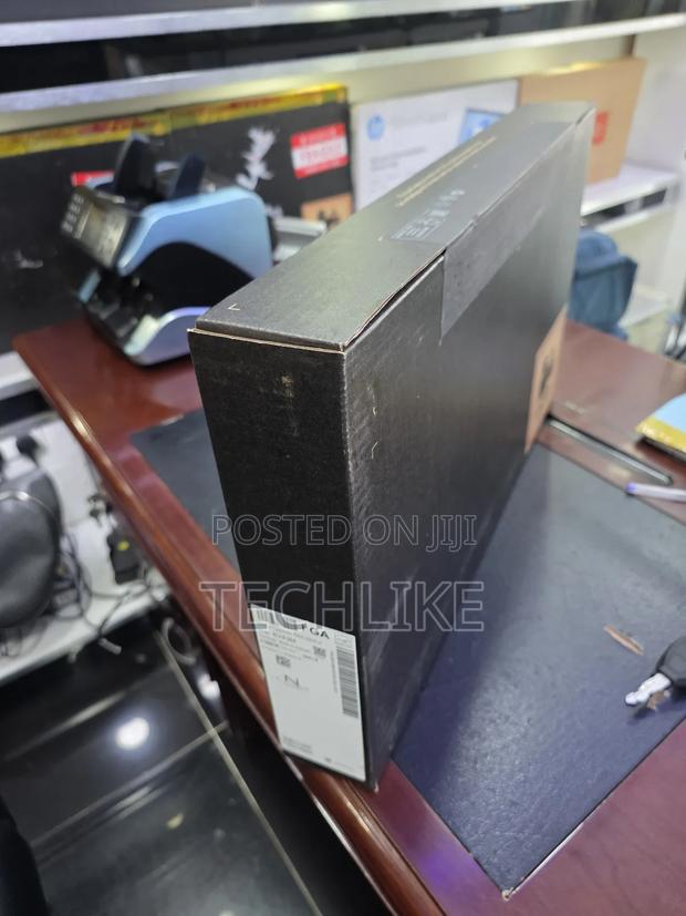 New Laptop Dell Pro 16 32GB Intel Core Ultra 7 SSD 1T · Photo 3