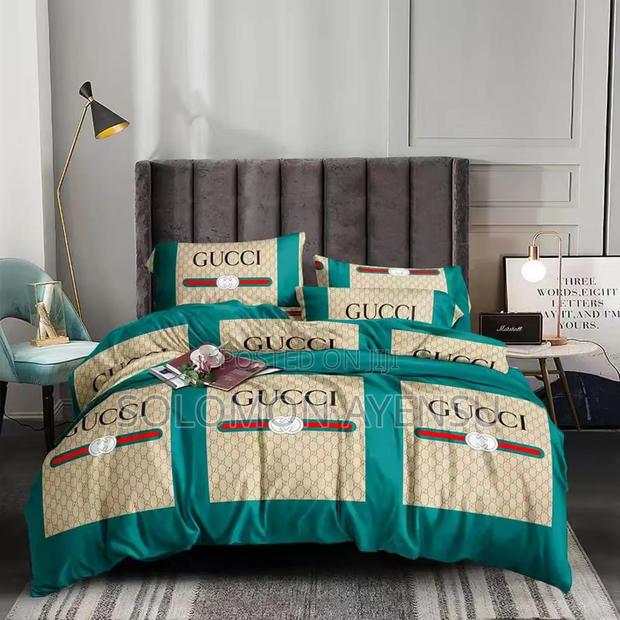 Quality 5 in 1 Bedding Set 2 Bedsheets and 5 Pillow Cases · Photo 1