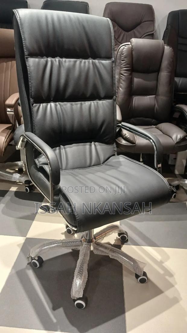 Ergonomic Pulpit Chair · Photo 2
