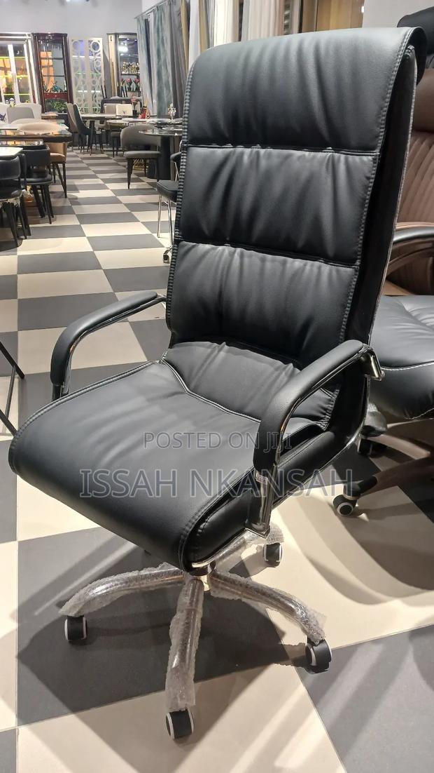 Ergonomic Pulpit Chair · Photo 1