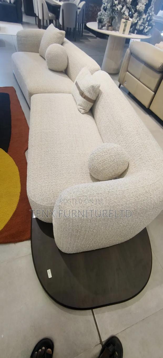 Sofa (Sectional) Wooden Hidden Base · Photo 1