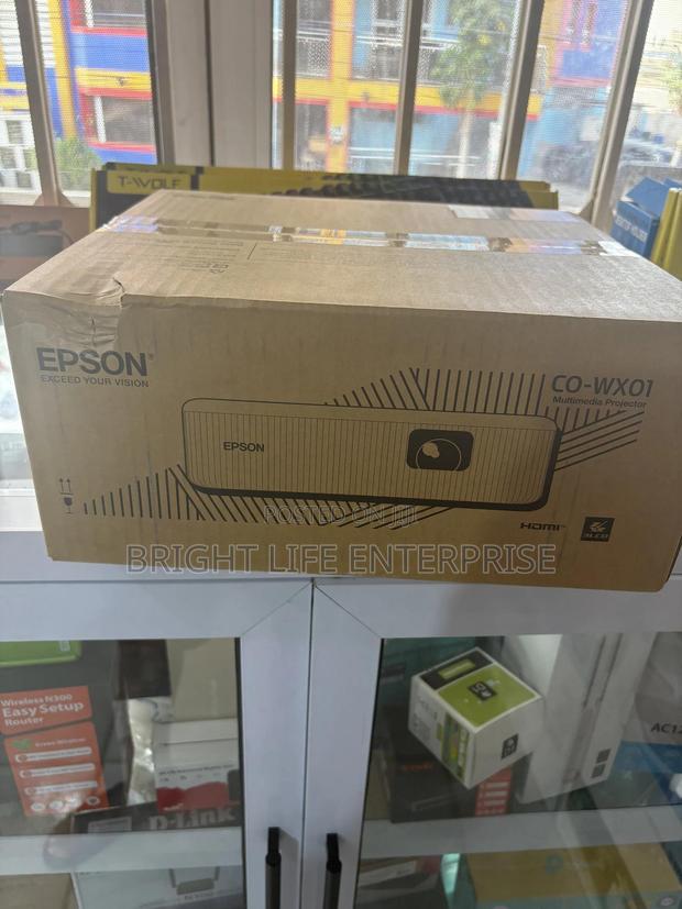 Epson Co-w01 Projector White · Photo 1