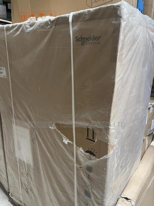 Apc Easy Ups 3s 10kva 400v High Tower · Photo 3
