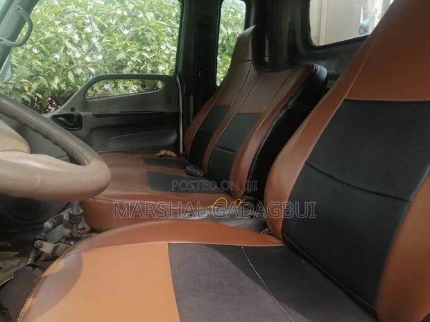 Hyundai Mighty 2005 White · Photo 7