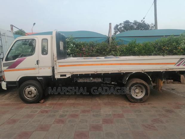 Hyundai Mighty 2005 White · Photo 8