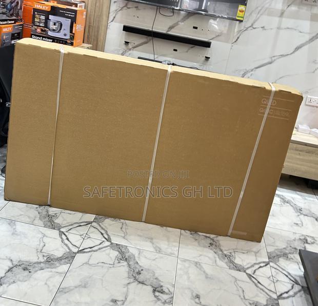 Frameless Ultra Sleek Samsung Q60c Qled 75 Inch Tv · Photo 1