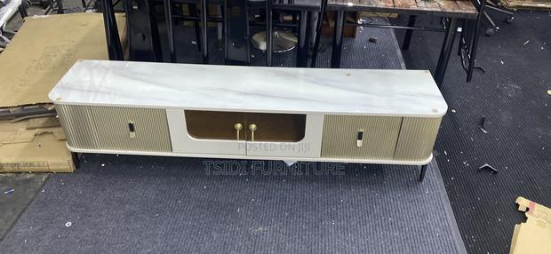 Quality Tv Stand 6feet · Photo 2