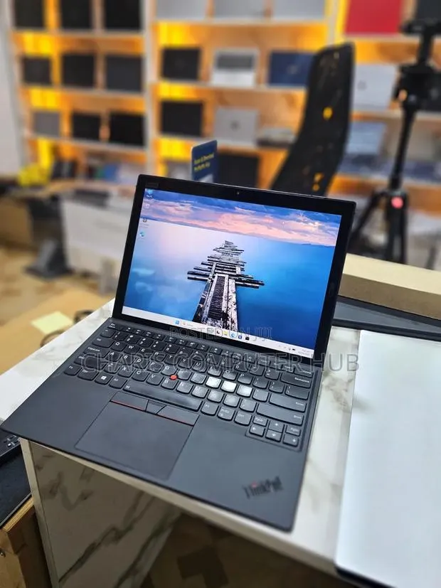 Laptop Lenovo ThinkPad X1 Tablet (3rd Gen) 8GB Intel Core i7 SSD 256GB · Photo 1