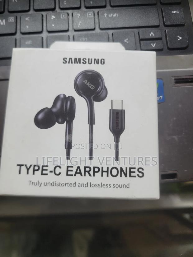 Samsung Type C Ear Phone · Photo 1