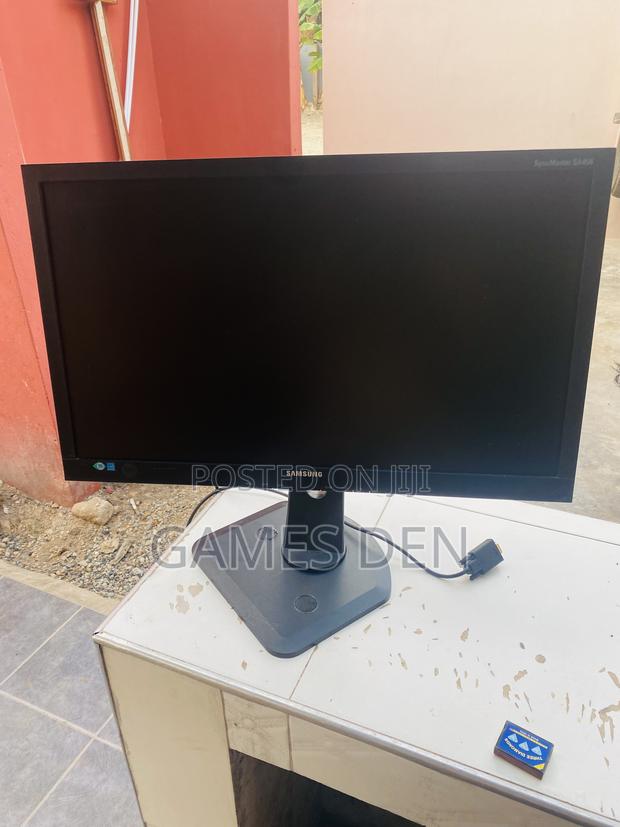 Samsung Syncmaster Monitor · Photo 2