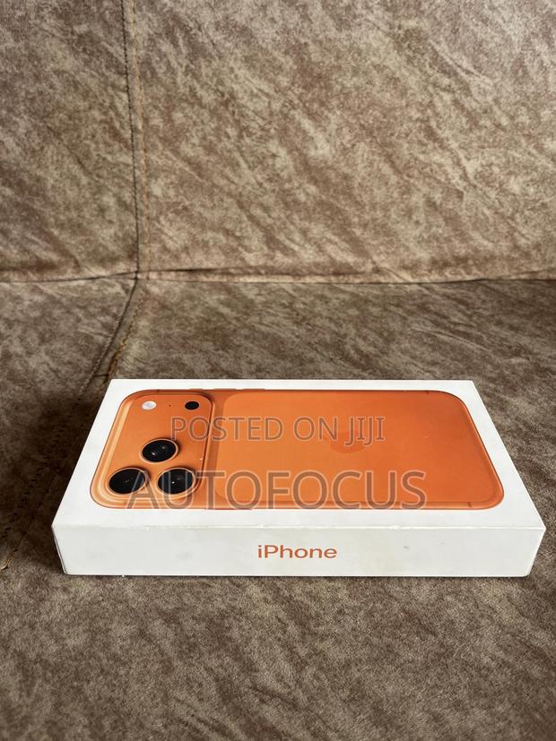 Apple iPhone 17 Pro Max 256 GB Orange · Photo 7