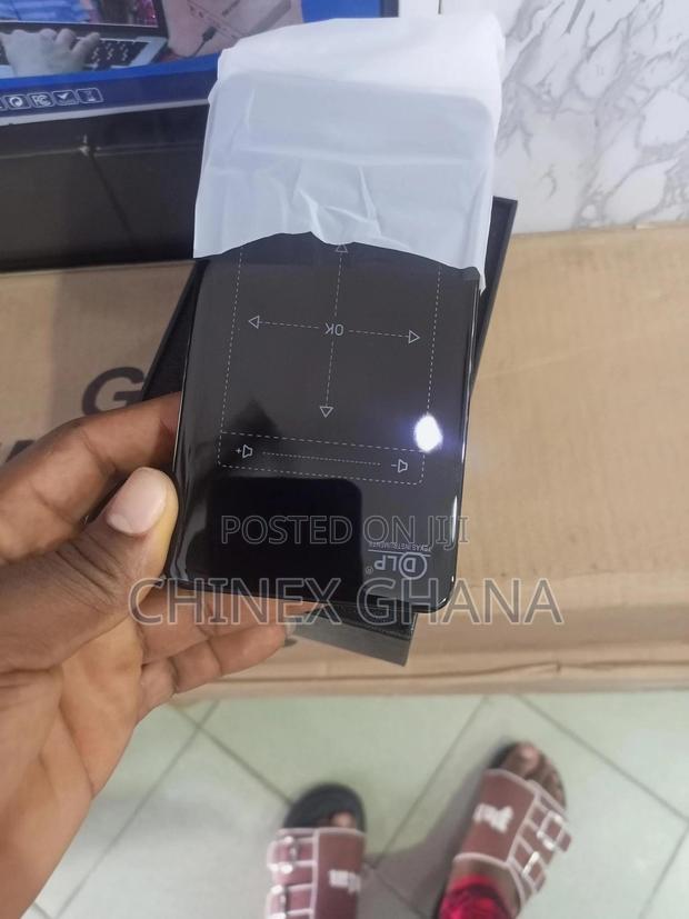 Po9 Mini Smart Projector · Photo 2